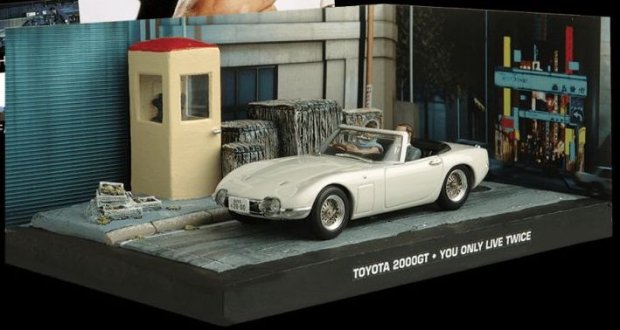 TOYOTA 2000 - You Only Live Twice - 1/43 scale model James Bond Collection