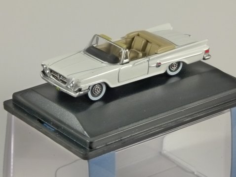1961 CHRYSLER 300 CONVERTIBLE in White 1/87 scale model OXFORD DIECAST