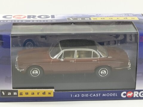 DAIMLER DOUBLE SIX Series 2 VdP in Caramel 1/43 scale model by Corgi / Vanguards