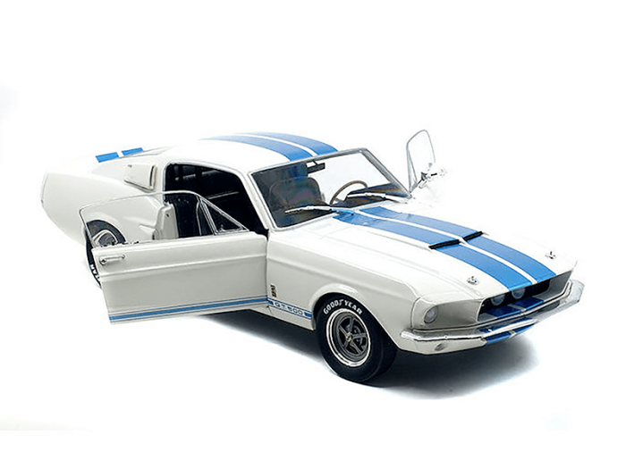 SHELBY FORD MUSTANG GT500 in White 1/18 scale model by SOLIDO