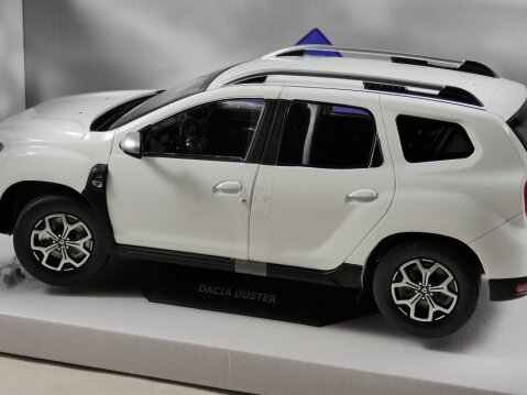 2018 DACIA DUSTER Mk2 in White 1/18 scale model by Solido