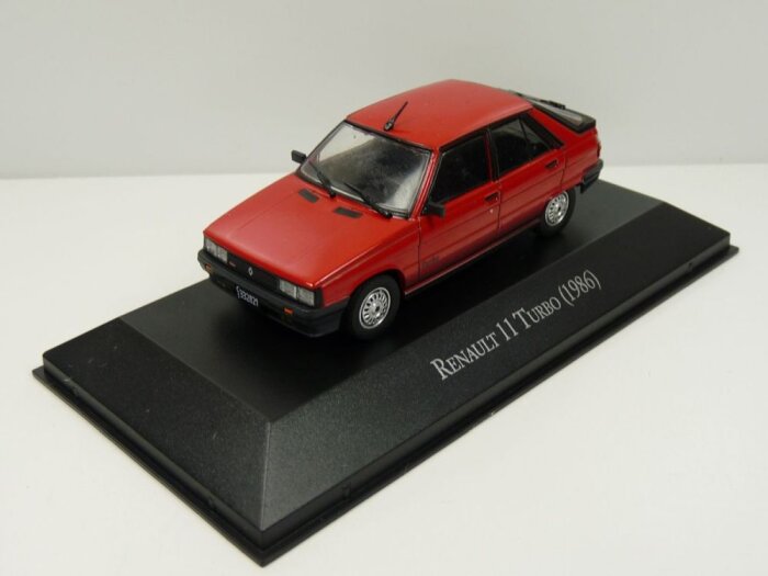 1986 RENAULT 11 TURBO in Red - 1/43 scale partwork model