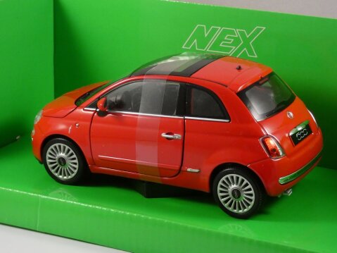 2007 FIAT 500 in Red 1/24 scale model by WELLY