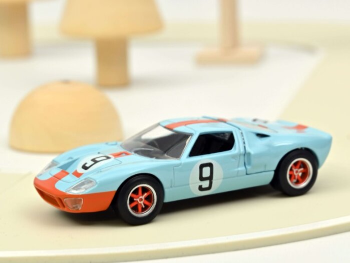 1968 FORD GT40 #9 1/43 scale model by Norev
