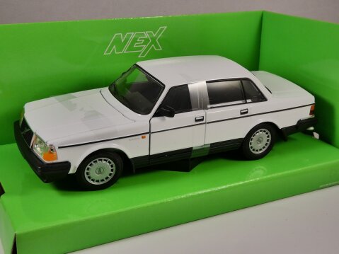 VOLVO 240 GL in White 1/24 scale diecast model WELLY