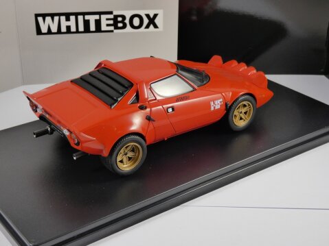 1975 LANCIA STRATOS HF in Red 1/24 scale model by Whitebox